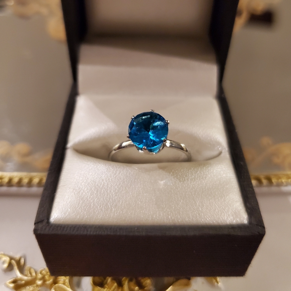 1.2 Carat AAA cubic zirconia crystal ring - Picture 2 of 6